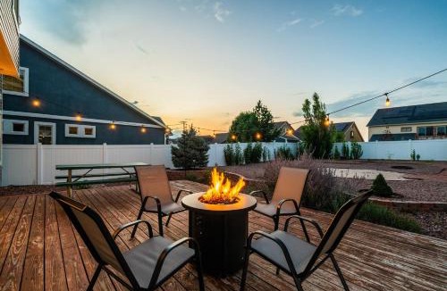 Fountain House | Spacious Family Getaway Near Downtown