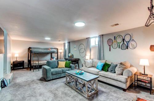 Littleton House | Spacious family home in Littleton with fenced yard