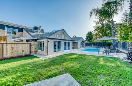 Fresno House | Spacious Fig Garden 4BR 2BA Home with Pool