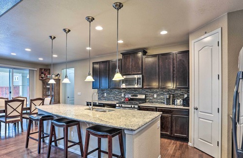 Golden House | Spacious Golden Vacation Rental, 4 Mi to Dtwn