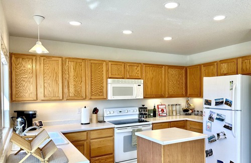 Jefferson Gardens House | Spacious home in Lakewood near downtown Denver
