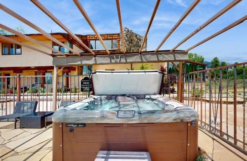 Arroyo Seco House | Spacious Home w/Pool & Hot Tub in Arroyo Seco!