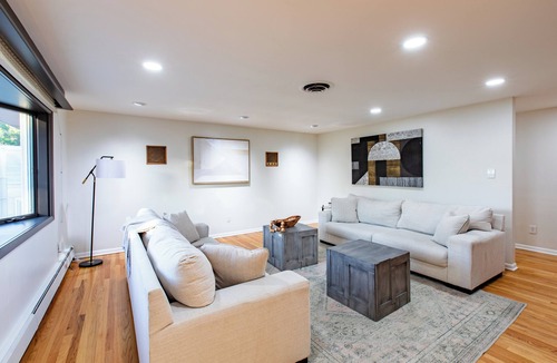 Applewood Villages House | Spacious ~ King Beds ~ Pool ~ Spa~ Mountain View’s