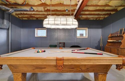 Briar Crest Woods House | Spacious Lake Front Winter Retreat! Less than 10 Min to Big Boulder!