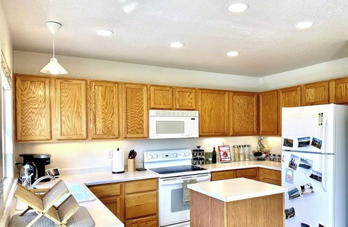 Jefferson Gardens House | Spacious Lakewood home near downtown Denver