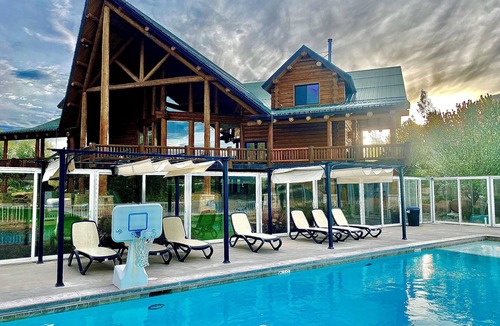 Duchesne County Cabin | Spacious lodge and ranch property - great for large groups
