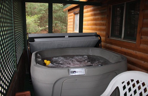 Clarington Cabin | Spacious Log Cabin with Fireplace and Hot tub