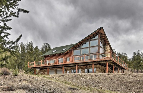 Villa Grove House | Spacious, Luxe Cabin w/Mtn Views, Sauna & More!