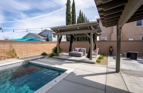 Lancaster House | Spacious Luxury Getaway. Pool&Spa. EV Charge