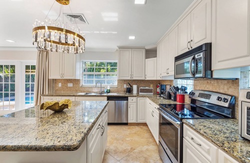 Fort Lauderdale Villa | ★ Spacious Modern Coastal Retreat w/Private Pool/30-35 min to FIFA!