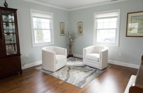 West Freehold House | Spacious Modern Home in West Freehold