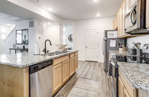 Aurora Cottage | Spacious & Modern! New Home Near Gaylord Rockies