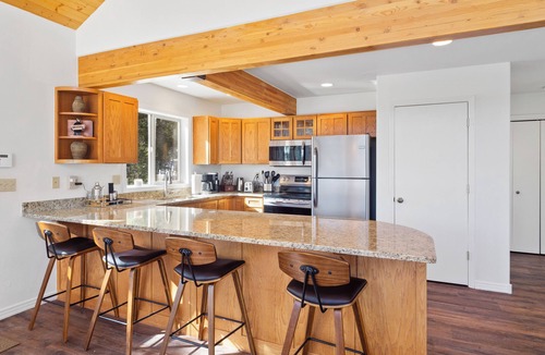 Angel Fire House | Spacious Mountain Chalet | Pet Friendly | Fireplace | Billiard Table | Royal Retreat
