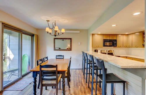 Mountain House Condo | Spacious Mountain Condo/Walking Distance to Lifts/Hot Tub Access