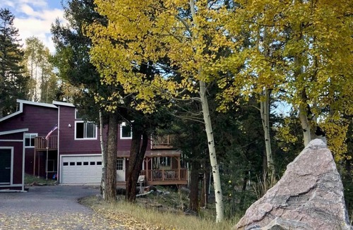 Shadow Mountain House | Spacious Mountain Retreat - Nature, Solitude and Views!