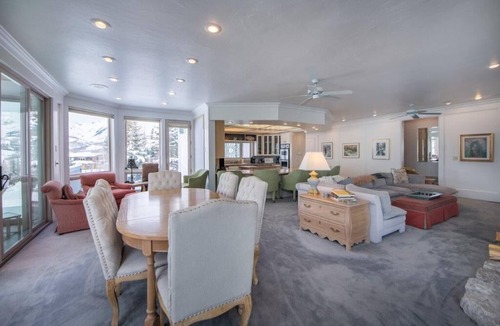 Mount Crested Butte House | Spacious Mountain Manor with 9 bedrooms, 11 baths and Hot Tub