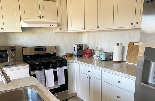 Bullhead City House | Spacious, Pet-friendly, Large deck, Sleeps 10
