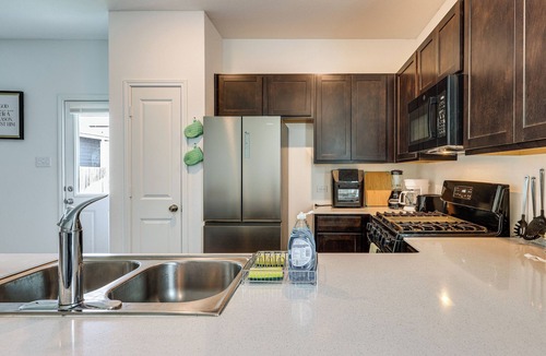 Kyle House | Spacious & Pet Friendly! Hill Country Home Base