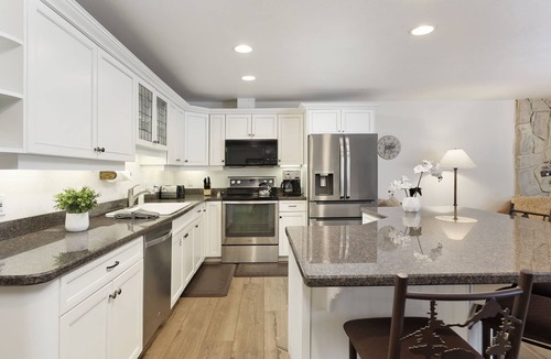 Snowmass Village Condo | Spacious Snowmass Condo! Pool/Hot Tub, Patio w/Gas Grill, Parking & Gas FP