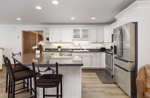 Snowmass Village Condo | Spacious Snowmass Condo! Pool/Hot Tub, Patio w/Gas Grill, Parking & Gas FP