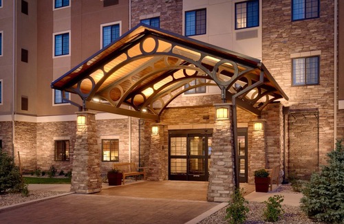 Cheyenne Condo | Spacious Suite with FREE Breakfast + Wi-Fi | Great for Business!