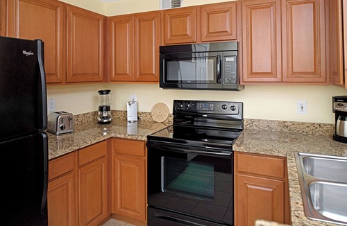 Las Vegas Hotel | Spacious Suite with Patio | Outdoor Pool Access Near Fountains of Bellagio