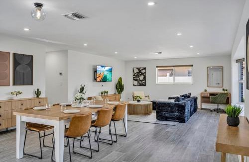 Imperial Point House | Spacious Villa for 15 w Pool & Outdoor Oasis