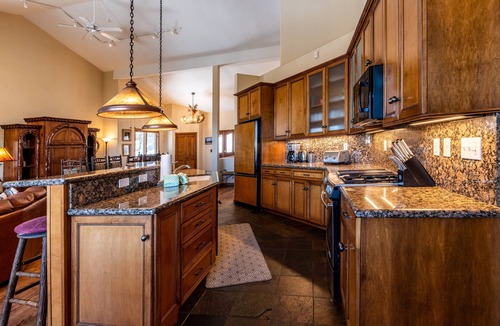 Woodmoor House | Spacious w/Big Mountain Views/HotTub/Pool Table!