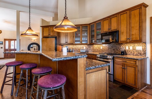Woodmoor House | Spacious w/Big Mountain Views/HotTub/Pool Table!