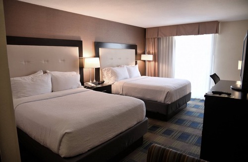 Fairlawn Hotel | Spark by Hilton Akron Fairlawn