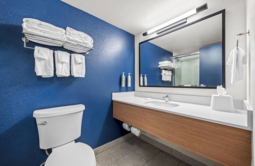 Beachwood Hotel | Spark by Hilton Cleveland Beachwood