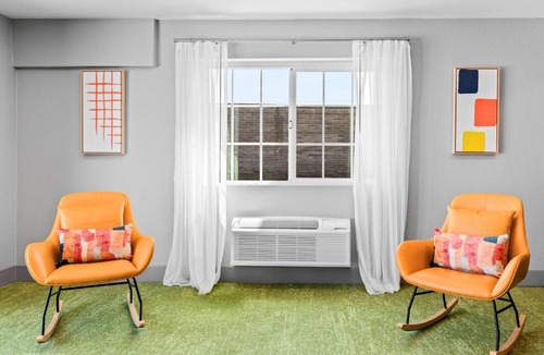 Modesto Hotel | Spark by Hilton Modesto