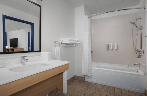 North San Jose Hotel | Spark by Hilton San Jose Airport