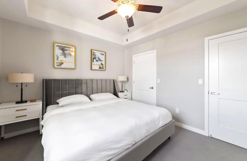Sparks Apartment | Sparks 1BR Water Views · Spring Season & Views