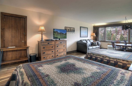 Purgatory Cabin | Spectacular Palisade Panorama | AC, Pool, Hot Tub, Golf & Ski