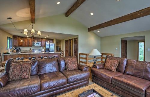 Fraser House | Sprawling Fraser Cabin w/Private Hot Tub & Deck!