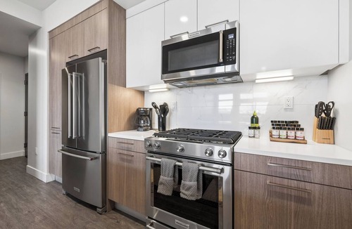 Highland Condo | Sprawling Retreat | 2BR LoHi Corner Unit | Dog-Friendly