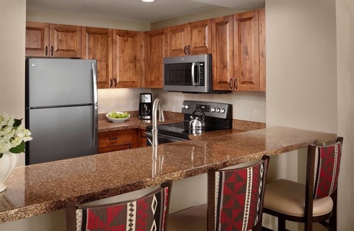 Vail Villa | Spring Ski in Beautiful Vail, CO - Luxury 2 bedroom, 2 1/2 bath Villa - sleeps 8
