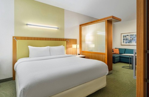 Moosic Hotel | SpringHill Scranton | King w/Sofa | Firepit Nights, Pool Time | 2 Units