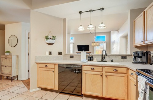 Briargate House | Springs Comforts | Pets OK | Ping Pong