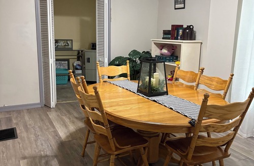 Beach City House | Stagecoach House. Right at the gateway to Ohios Amish Country.