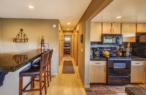Tahoe Village Ski Chalet | Stagecoach Lift at Heavenly! - 8 max occupancy