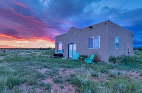 Claunch Apartment | Starry Sky + Serene Setting: Rural New Mexico Gem