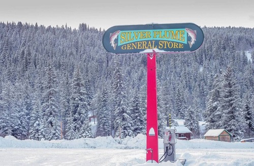 Pitkin House | Stay in a historical mountain town!
