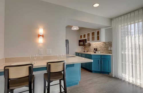 San Jose Hotel | Stay In great Shape! Pet Friendly Suite with Free Daily Breakfast