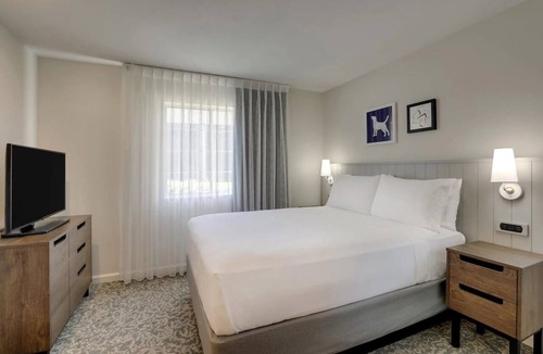 San Jose Hotel | Stay with Free Daily Breakfast! Minutes to Levi's Stadium