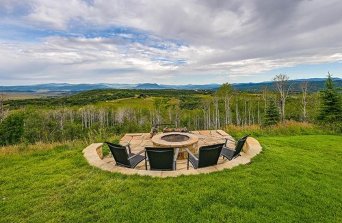Steamboat Springs Apartment | Steamboat Springs Apt w/Views, 15 Mi to Skiing!