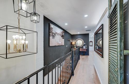 Craig Apartment | Stellar Craig Apartment - Walk to Restaurants!