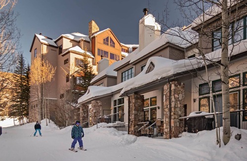 Highlands Townhomes House | Steps Away From Highlands Skiway Ski Slope | Chalet Verve