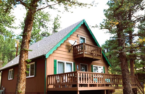 Allenspark Cabin | Steps away from Wild Basin:RMNP- 2-bdrm cabin perfect for adventure or relaxing!